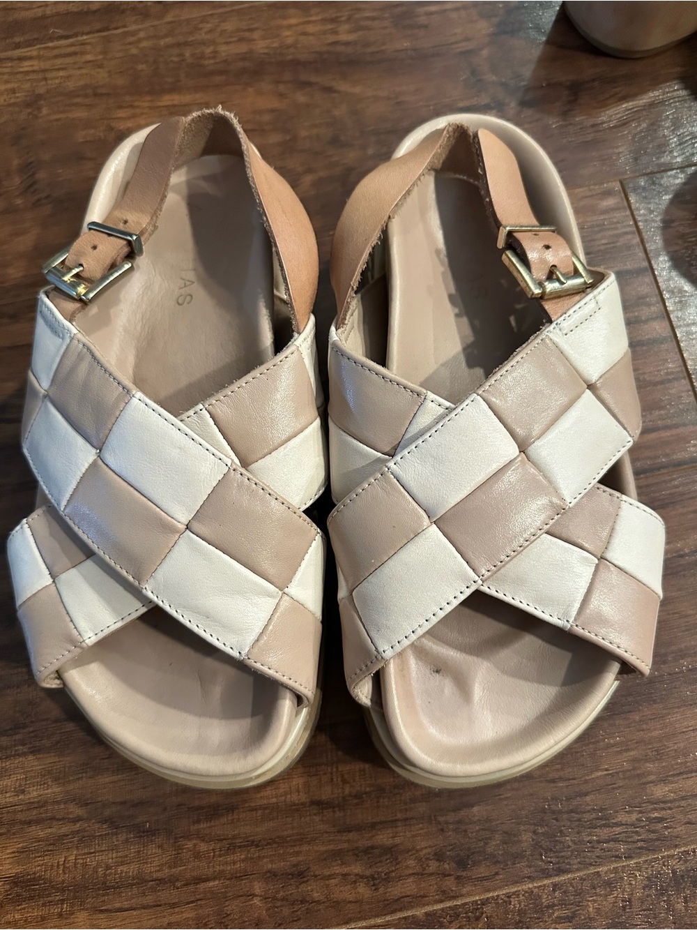 Alohas Women's Beige and White Woven Slingback Sandals